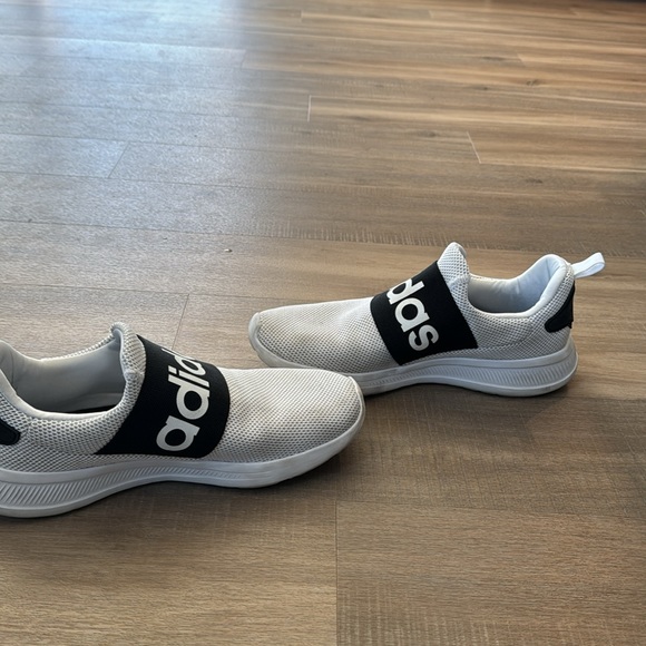 Men’s Adidas Shoes size 10.5 - Picture 3 of 4